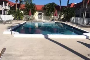 411 SE 8th St, Deerfield Beach, FL 33441 - Photo 10