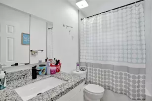 209 NE 9th St, Pompano Beach, FL 33060 - Photo 2