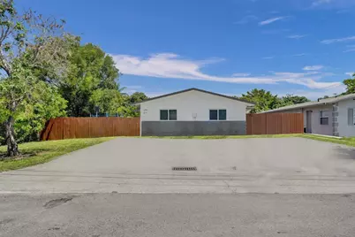 209 NE 9th Street, Pompano Beach, FL 33060 - Photo 1