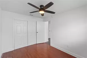 8470 NW 28th St, Sunrise, FL 33322 - Photo 14