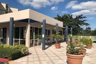 7035 NW 186th St, Hialeah, FL 33015 - Photo 2