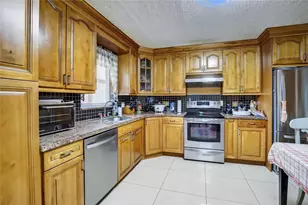 211 S Hollybrook Dr, Pembroke Pines, FL 33025 - Photo 1