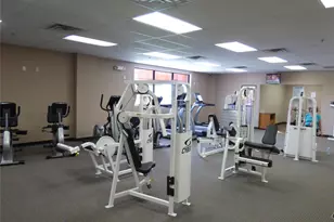 211 S Hollybrook Dr, Pembroke Pines, FL 33025 - Photo 14