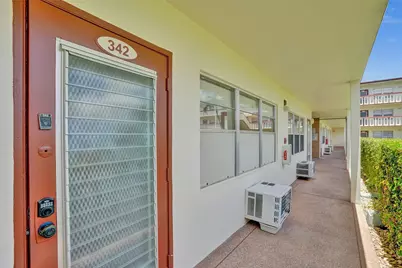 342 Brighton #I, Boca Raton, FL 33434 - Photo 12