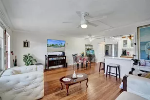 342 Brighton Unit, Boca Raton, FL 33434 - Photo 2