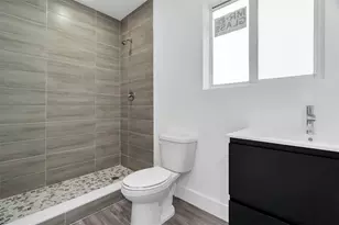 2451A NW 21st St, Fort Lauderdale, FL 33311 - Photo 12