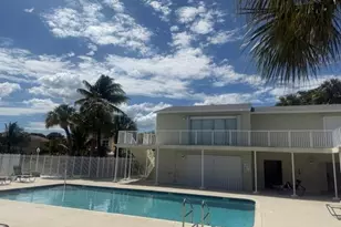 795 Crystal Lake Dr, Deerfield Beach, FL 33064 - Photo 4