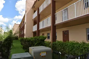 9001 Sunrise Lakes Blvd, Sunrise, FL 33322 - Photo 4