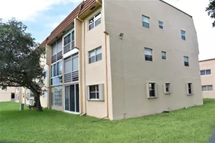 9001 Sunrise Lakes Blvd, Sunrise, FL 33322 - Photo 8