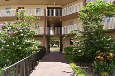 9001 Sunrise Lakes Boulevard #201, Sunrise, FL 33322 - Photo 6