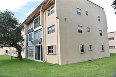 9001 Sunrise Lakes Boulevard #201, Sunrise, FL 33322 - Photo 10