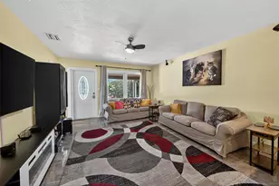 2115 NE 15th Ave, Wilton Manors, FL 33305 - Photo 4