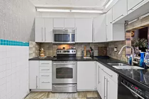 2840 Somerset Dr, Fort Lauderdale, FL 33311 - Photo 6