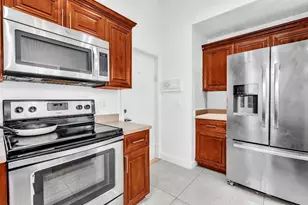 10180 NW 5th St, Plantation, FL 33324 - Photo 8