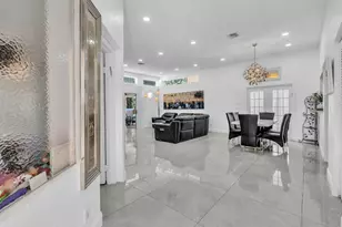 10180 NW 5th St, Plantation, FL 33324 - Photo 14