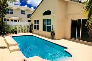 9821 Red Heart Ln, Tamarac, FL 33321 - Photo 22