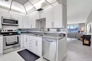 2802 Victoria Way, Pompano Beach, FL 33066 - Photo 4