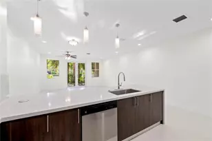 1432 SW 4th Ave, Fort Lauderdale, FL 33315 - Photo 2