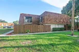 2171 SW 90th Ave, Davie, FL 33324 - Photo 2