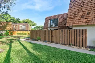 2171 SW 90th Ave, Davie, FL 33324 - Photo 6