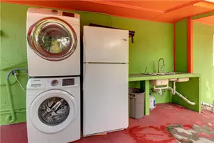 1870 NW 19th St, Miami, FL 33125 - Photo 16