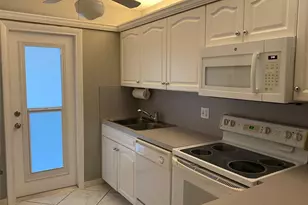 1100 Pine Dr, Pompano Beach, FL 33060 - Photo 6