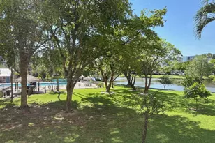 2112 S Cypress Bend Dr, Pompano Beach, FL 33069 - Photo 28