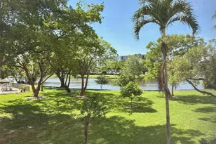 2112 S Cypress Bend Dr, Pompano Beach, FL 33069 - Photo 26