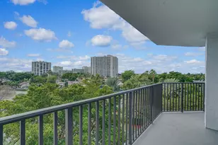 600 Parkview Dr, Hallandale Beach, FL 33009 - Photo 30