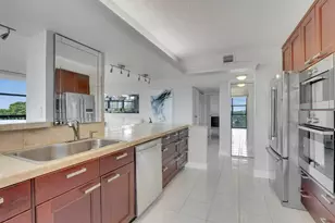 600 Parkview Dr, Hallandale Beach, FL 33009 - Photo 4