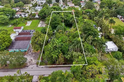 453 NE 154th Street, Miami, FL 33162 - Photo 1