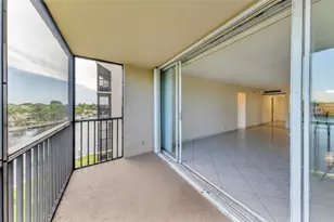 7 Royal Palm Way, Boca Raton, FL 33432 - Photo 4