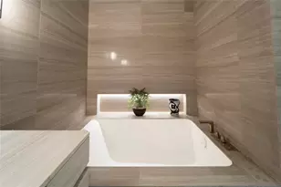 18975 Collins Ave, North Miami Beach, FL 33160 - Photo 16