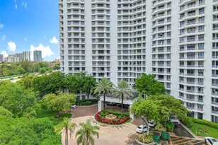 3300 NE 192nd St Unit, Miami, FL 33180 - Photo 1