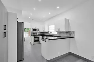 1251 Hayes, Hollywood, FL 33019 - Photo 30