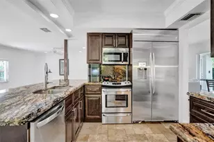 2185 NE 61st Ct, Fort Lauderdale, FL 33308 - Photo 10