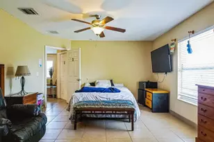 210 SW 3rd Ct, Deerfield Beach, FL 33441 - Photo 4