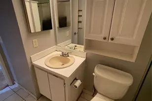 3083 N Oakland Forest Dr, Oakland Park, FL 33309 - Photo 28