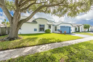 1020 SW 149th Ln, Sunrise, FL 33326 - Photo 4