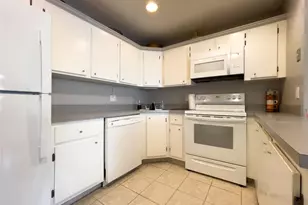 317 Knotty Pine Cir, Greenacres, FL 33463 - Photo 6