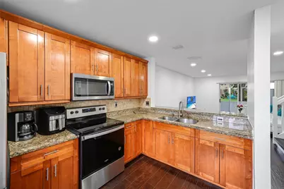 757 NW 208th Drive, Pembroke Pines, FL 33029 - Photo 6