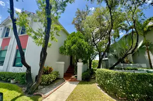 12078 NW 11th St, Pembroke Pines, FL 33026 - Photo 2