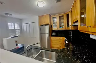 12078 NW 11th St, Pembroke Pines, FL 33026 - Photo 8