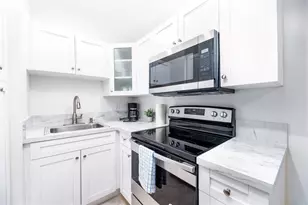 805 NE 23rd Dr, Fort Lauderdale, FL 33305 - Photo 2