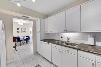 531 N Ocean Boulevard #710, Pompano Beach, FL 33062 - Photo 2