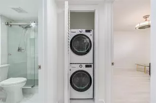 411 S Hollybrook Dr, Hollywood, FL 33025 - Photo 6