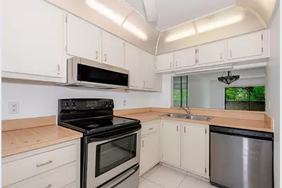 6075 N Sabal Palm Boulevard #204, Tamarac, FL 33319 - Photo 6