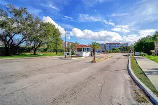 2850 Somerset Dr, Fort Lauderdale, FL 33311 - Photo 2