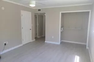 1700 NE 191st St, Miami, FL 33179 - Photo 2