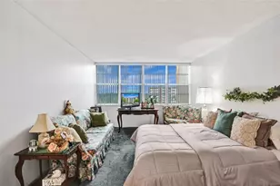 1100 St Charles Pl, Pembroke Pines, FL 33026 - Photo 32